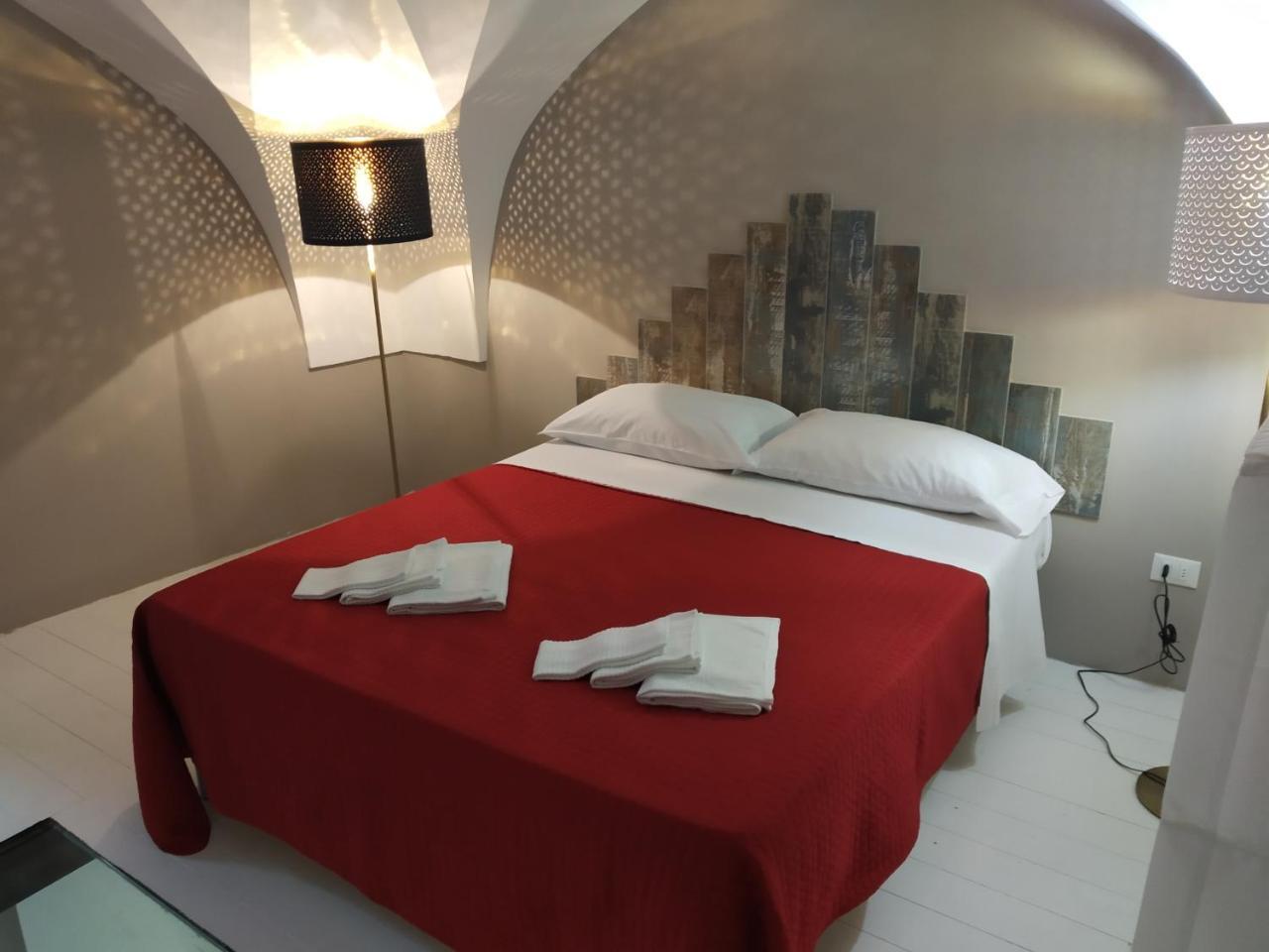Aparthotel Dimora "I Santi Patroni" Lecce Exterior foto