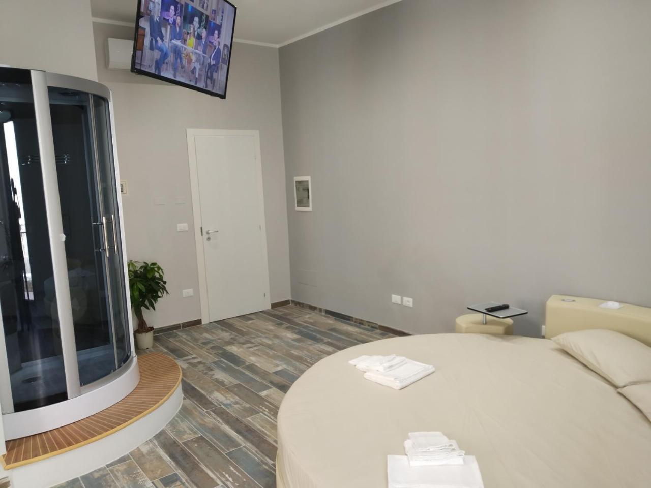 Aparthotel Dimora "I Santi Patroni" Lecce Exterior foto